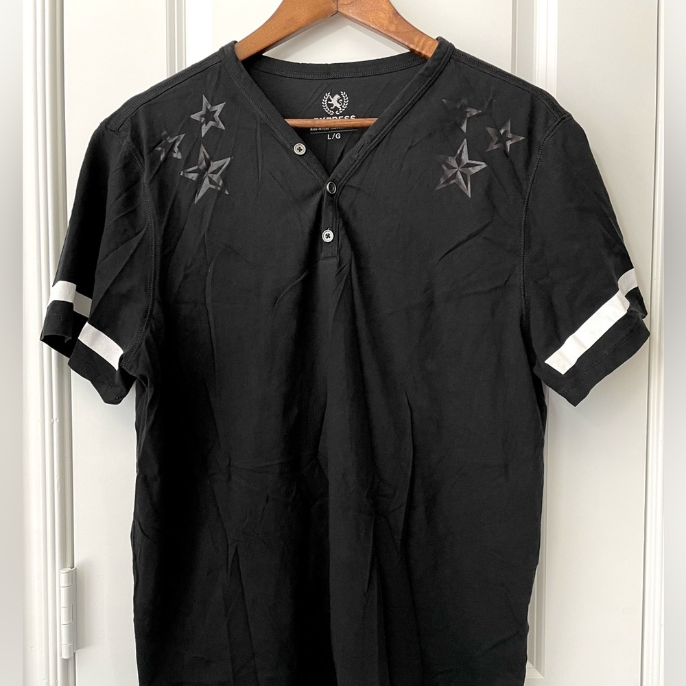EXPRESS Men’s Black Henley Tee. Size L